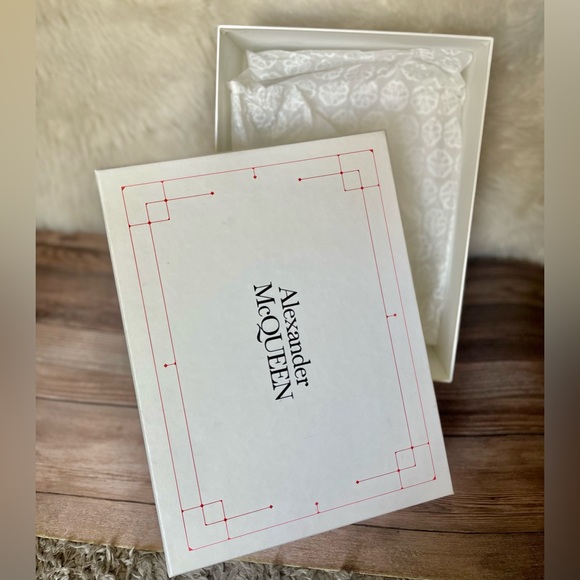 Empty Alexander McQueen Signature Packaging (Shoe Box) - Picture 10 of 12